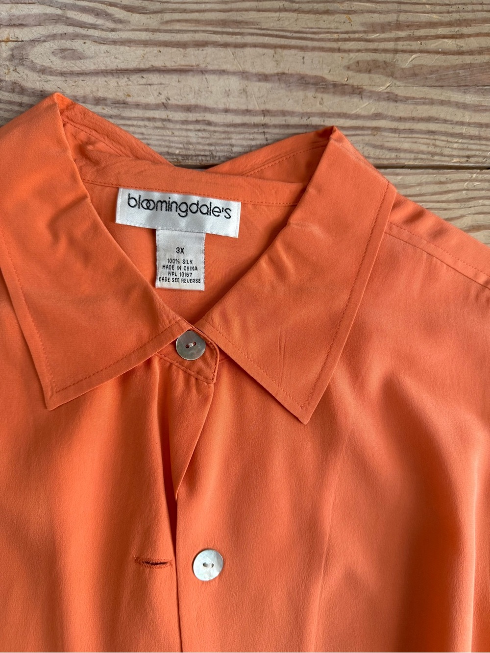 Bloomingdale's 100% Silk Button Down Shirt Size 3X - Picture 3 of 3